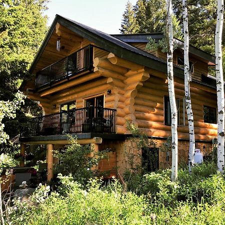A Suite Retreat - Beyond Bed & Breakfast Sun Peaks Bagian luar foto