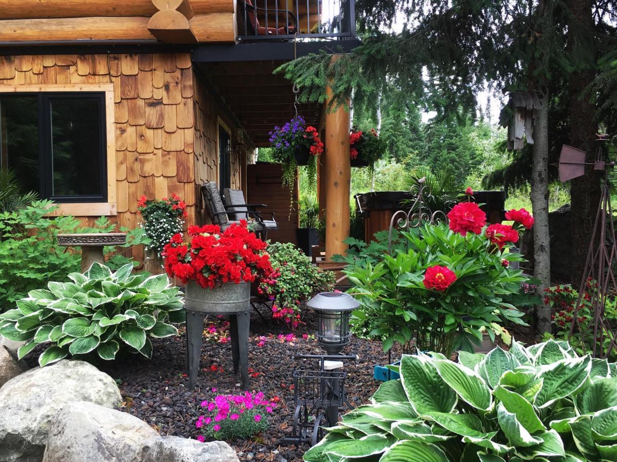 A Suite Retreat - Beyond Bed & Breakfast Sun Peaks Bagian luar foto