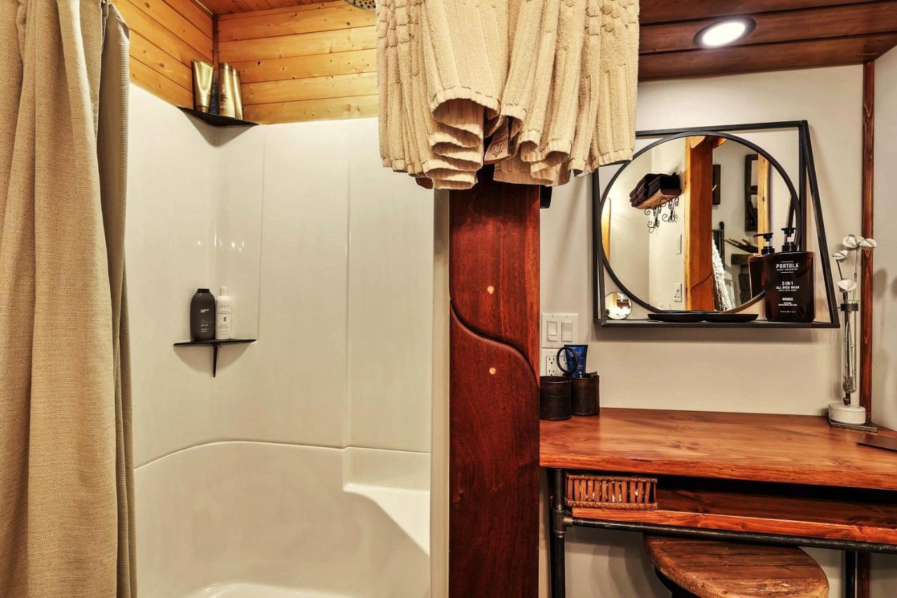 A Suite Retreat - Beyond Bed & Breakfast Sun Peaks Bagian luar foto