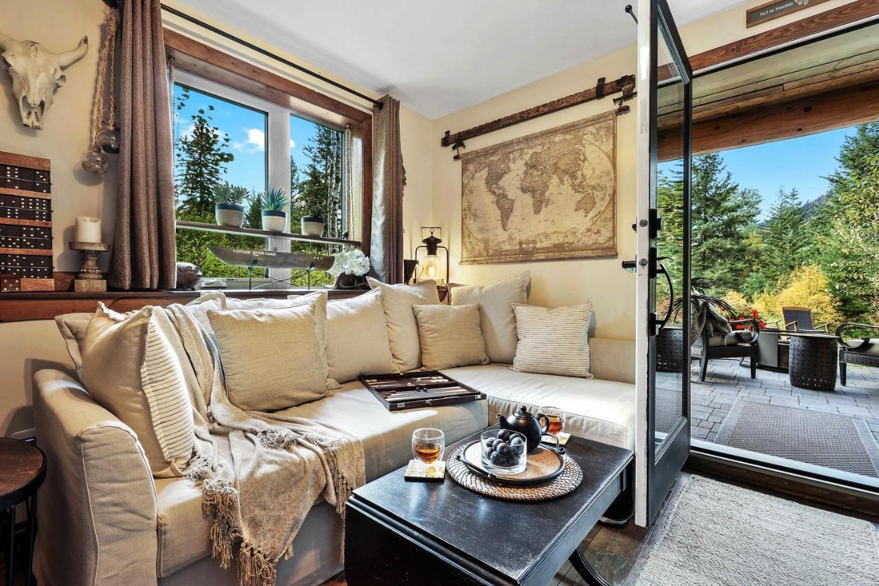 A Suite Retreat - Beyond Bed & Breakfast Sun Peaks Bagian luar foto