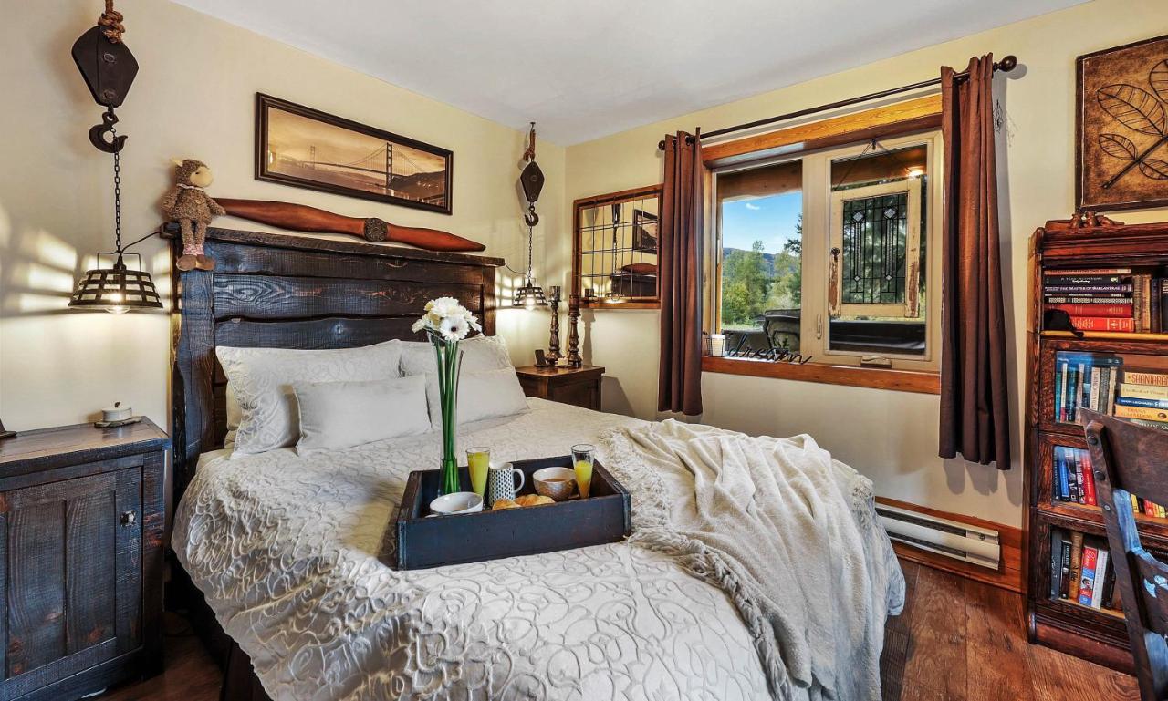 A Suite Retreat - Beyond Bed & Breakfast Sun Peaks Bagian luar foto
