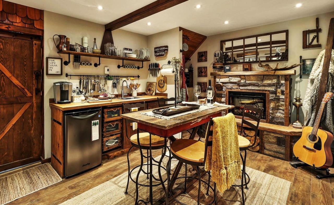 A Suite Retreat - Beyond Bed & Breakfast Sun Peaks Bagian luar foto