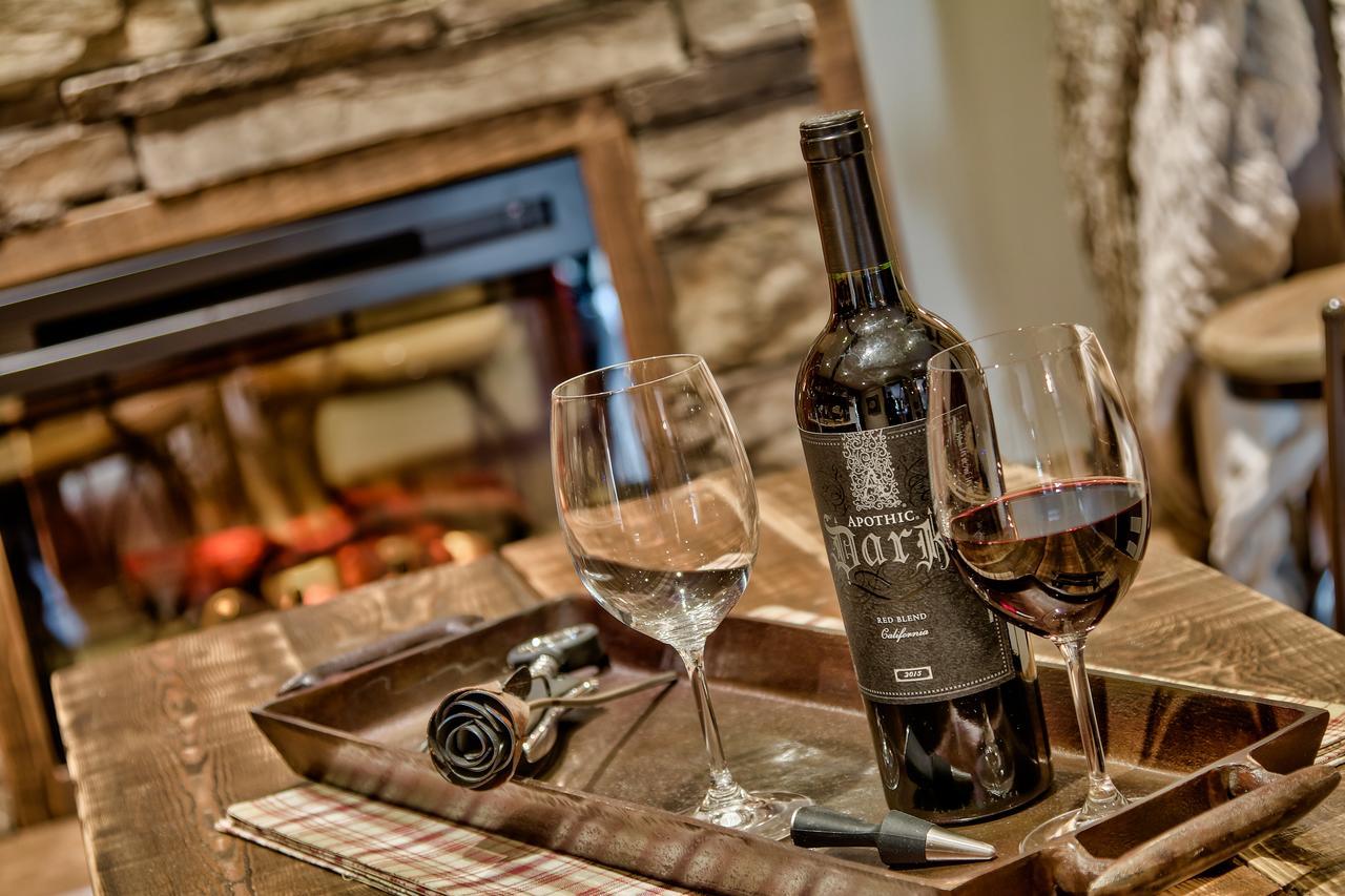 A Suite Retreat - Beyond Bed & Breakfast Sun Peaks Bagian luar foto