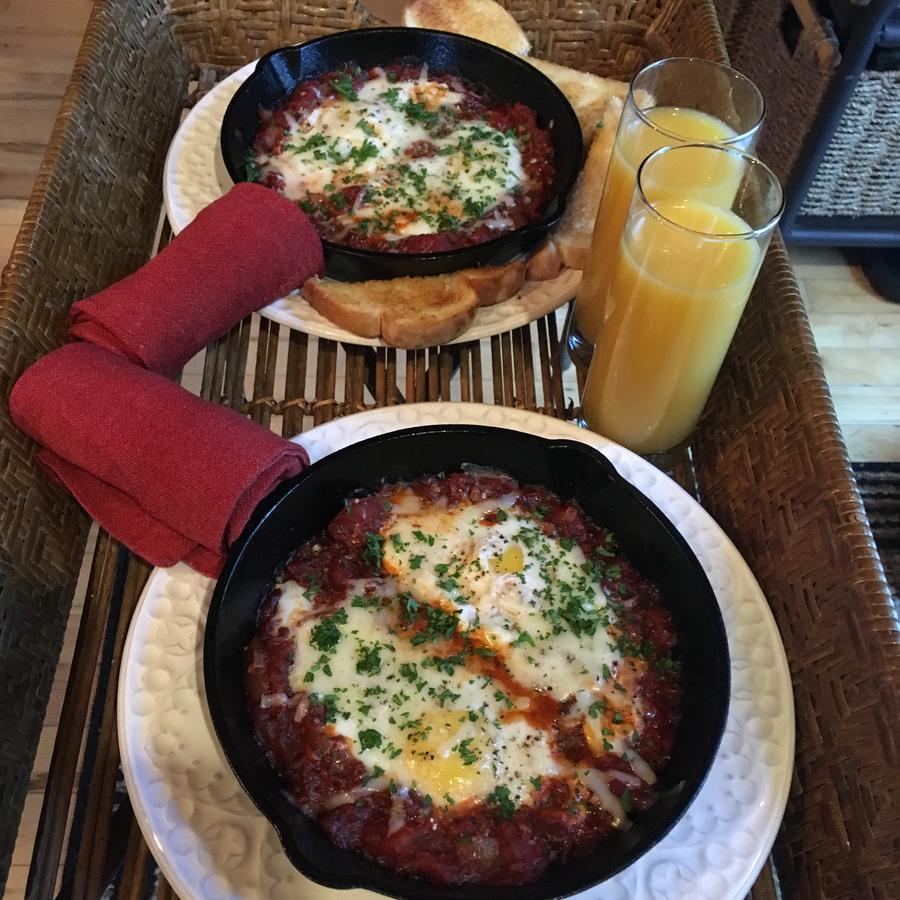 A Suite Retreat - Beyond Bed & Breakfast Sun Peaks Bagian luar foto